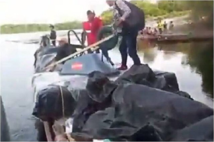 Militares venezolanos fueron sorprendidos por «requisar» una embarcación en Río Arauca de Colombia (+Video)