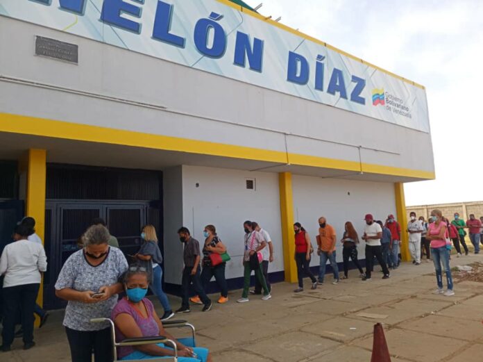 Suspenden jornada de vacunación de este 16-A en el Fenelón Díaz por falta de dosis