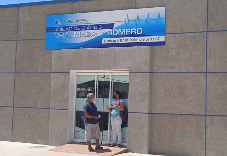 Pacientes renales piden reactivar máquinas en la unidad de diálisis Magalis Romero de Paraguaná