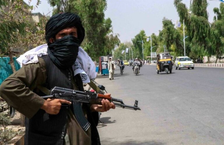 Talibanes advierten a EEUU que se retire de Afganistán para el 31 de agosto