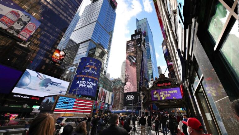 La policía evacúa parte de Times Square por un paquete sospechoso