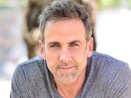 Carlos Ponce interpretará al sol de México en la serie «Luis Miguel»