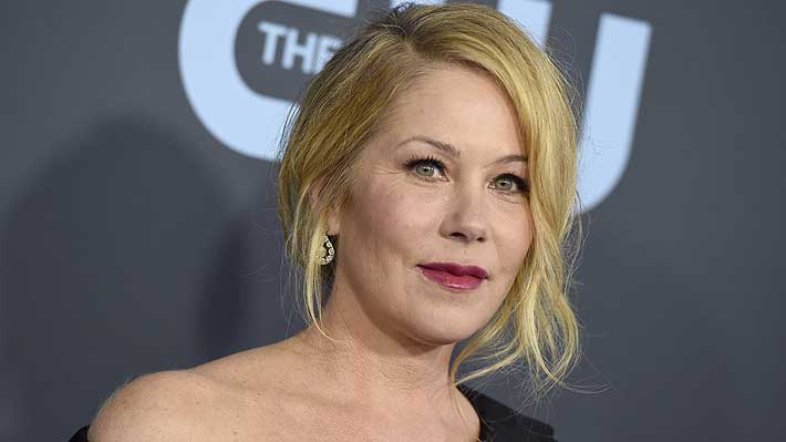 Christina Applegate reveló que fue diagnosticada con esclerosis múltiple