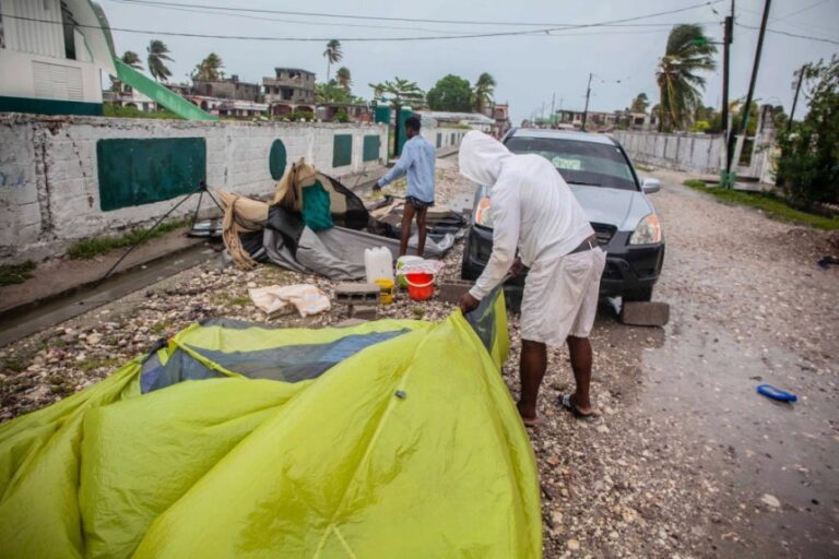 Lluvias azotan a una devastada Haití