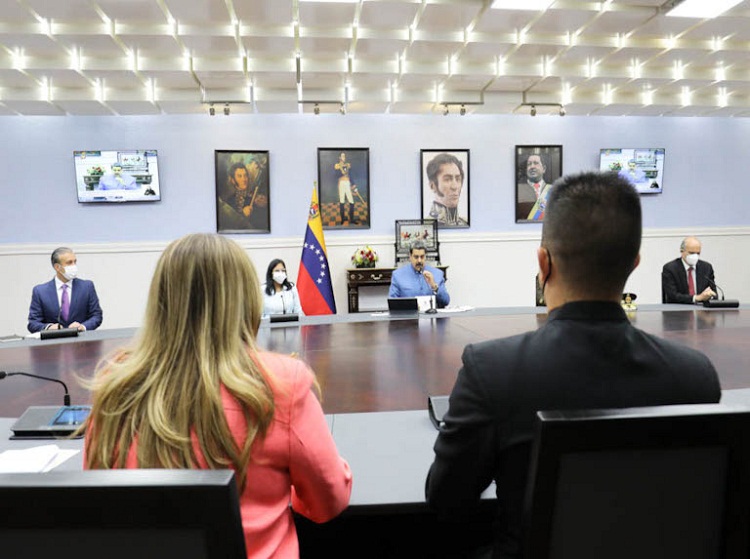 Maduro juramenta a los nuevos integrantes del gabinete