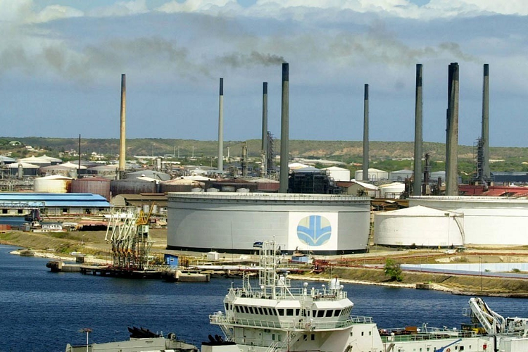 Fallo judicial obliga a Pdvsa a cancelar deudas pendientes por operación de refinería en Curazao