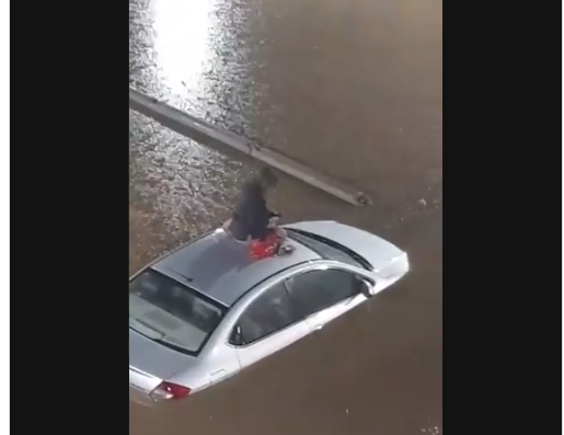 Lluvias colapsan avenidas de la Gran Caracas (Vídeos)