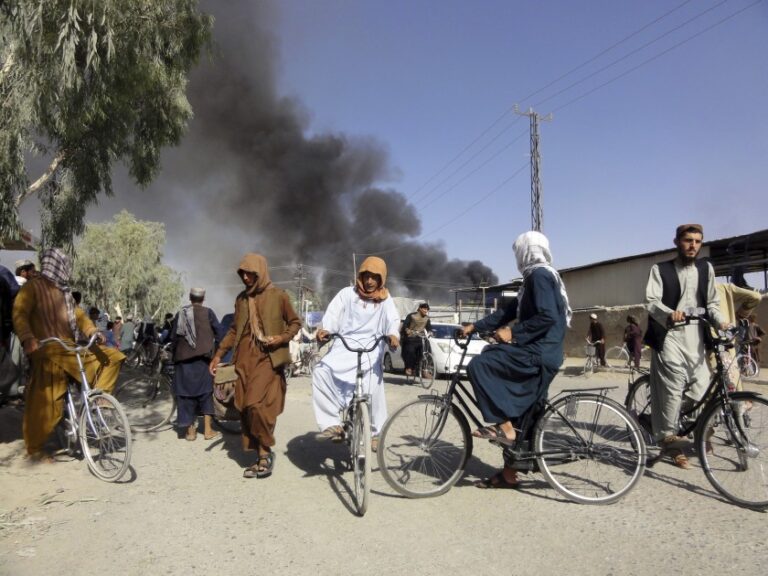 Talibán toma Mazar-e Sarif, la ciudad más grande del norte de Afganistán