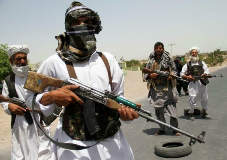 Los talibanes toman 15 capitales tras caer Kandahar, Lashkargah y Firozkoh