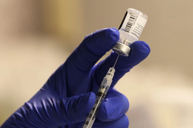 Pfizer y Moderna subieron el precio de sus vacunas contra el coronavirus