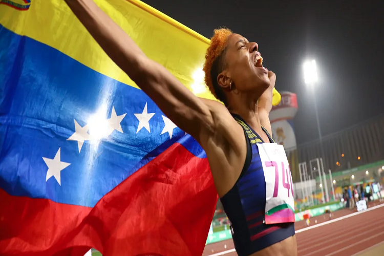 Yulimar Rojas con nuevo récord mundial gana medalla de oro para Venezuela