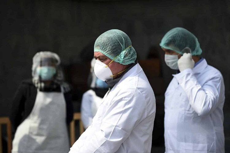 Médicos Unidos contabiliza 740 trabajadores de la salud muertos por covid-19