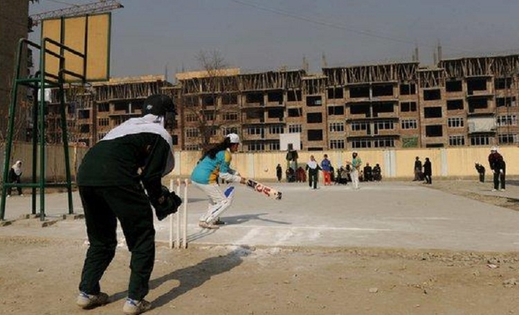 «No es necesario»: Talibanes prohíben a las afganas practicar deportes