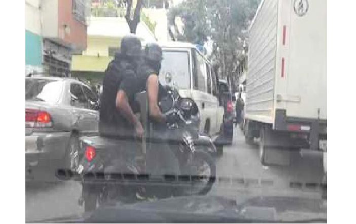 Caracas: Controlado nuevo impasse entre el Cicpc y colectivos del 23 de Enero