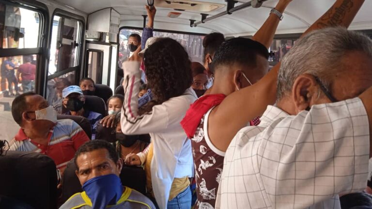 Denuncian que transportistas ponen en riesgo la salud de los pasajeros