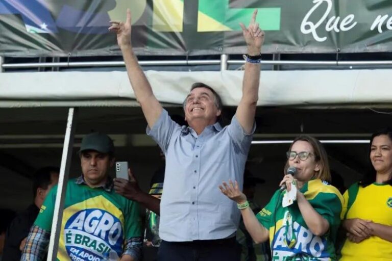 Bolsonaro amenaza al Supremo durante una masiva manifestación