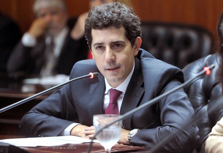 El ministro de Interior argentino presenta su renuncia tras la derrota electoral