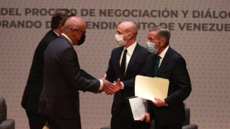 La UE y 20 países piden reanudar el diálogo en México sobre Venezuela