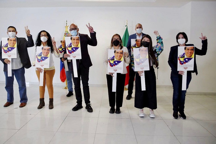Delegación oficialista llega a México para el diálogo con carteles que exigen liberación de Alex Saab