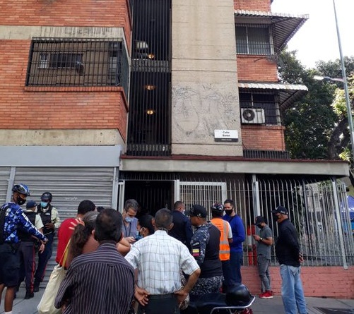 Denuncian invasión de un edificio en Sabana Grande
