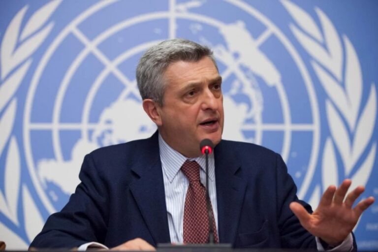 El alto comisionado de la ONU para los refugiados se reúne con los talibanes