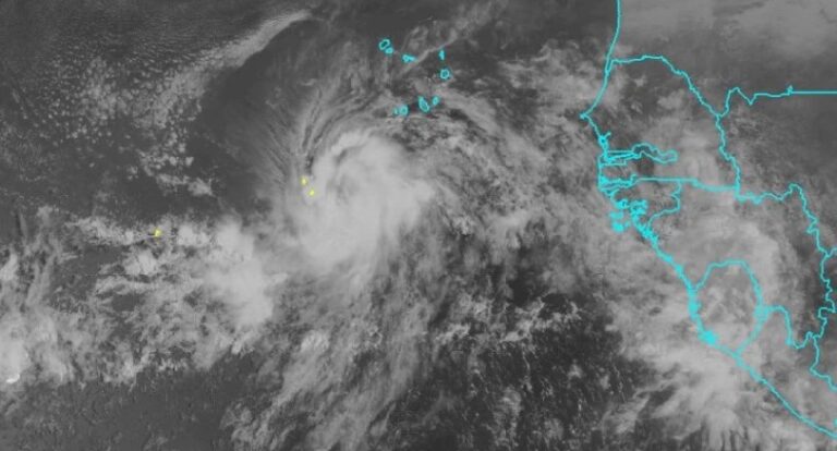 Nueva tormenta tropical Larry será huracán para el jueves o viernes