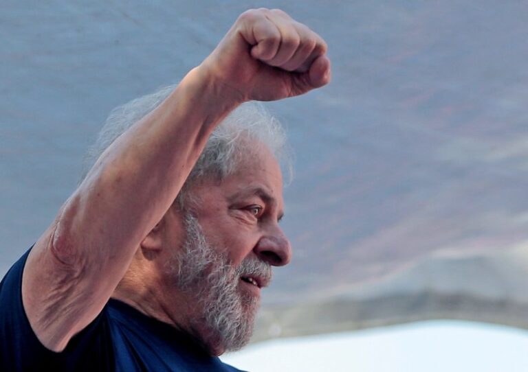 Lula ganaría la presidencia de Brasil en la primera vuelta, según un nuevo sondeo