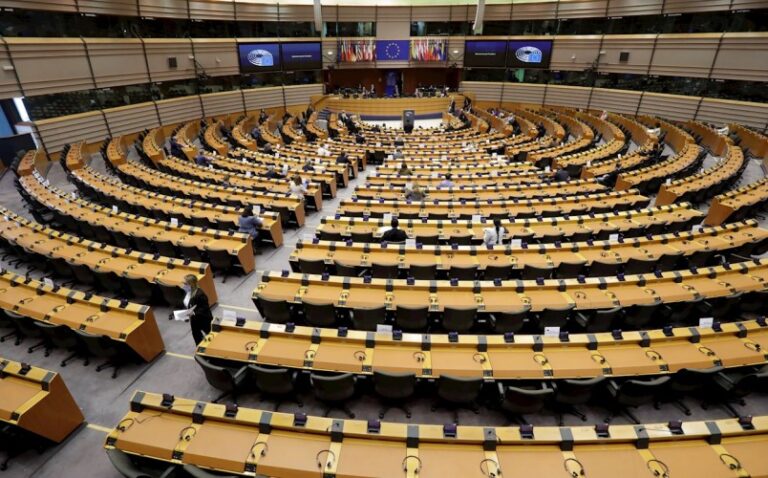 El Parlamento Europeo pide sancionar a Cuba por la represión de las protestas