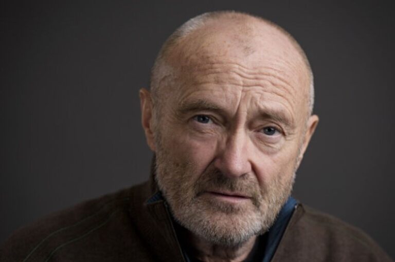 Phil Collins admite que apenas puede sostener las baquetas