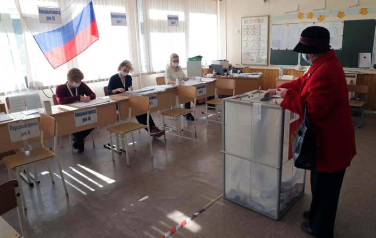 El partido del Kremlin alcanza la mayoría de dos tercios de los escaños en la Duma