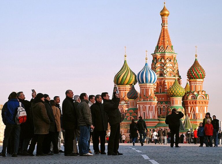 Rusia otorgará visas de hasta seis meses para turistas extranjeros