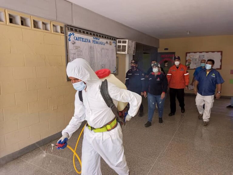 Centro educativos de Falcón son desinfectados contra el Covid-19