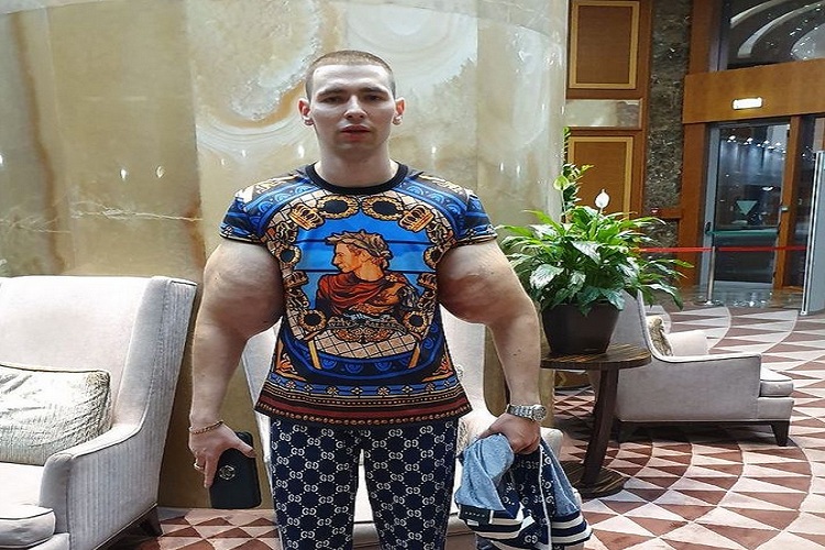 Brazos del «Popeye ruso» explotan durante un combate de artes marciales mixtas (+video)