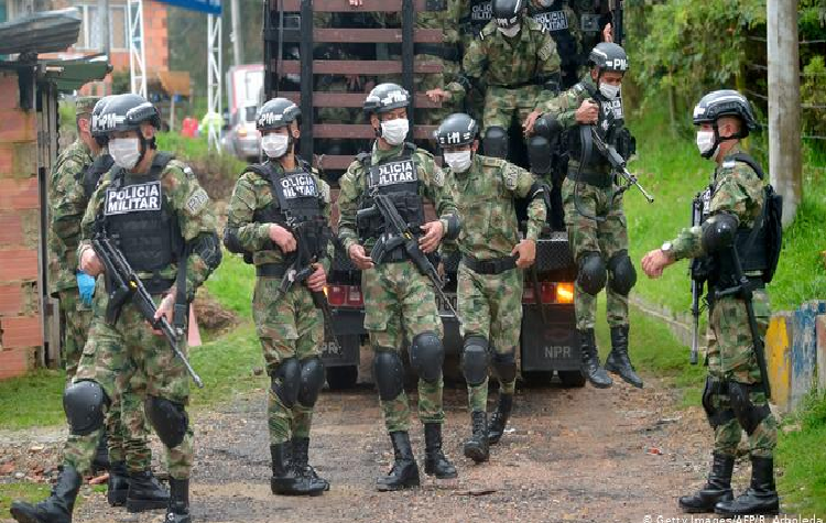 Colombia envía 300 militares a la frontera con Venezuela tras ataque rebelde