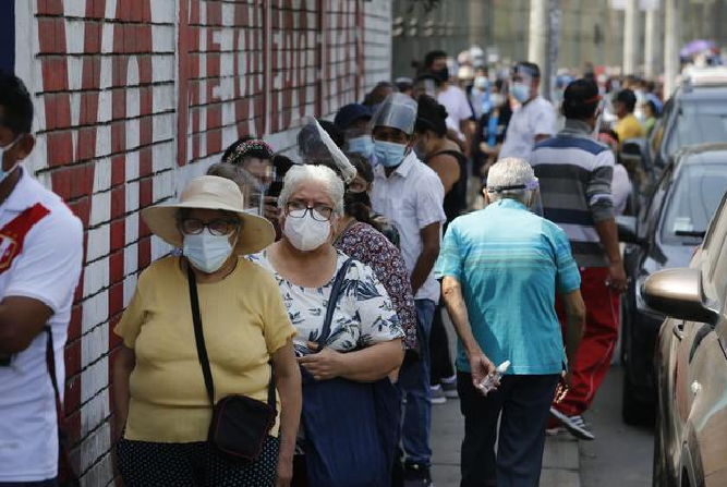Sociedad Venezolana de Infectología advierte que los puntos de vacunación son focos de contagio