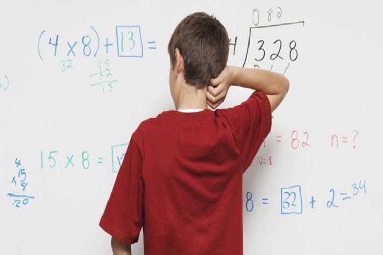 Experto: Dejar de estudiar matemáticas en la adolescencia afecta al cerebro