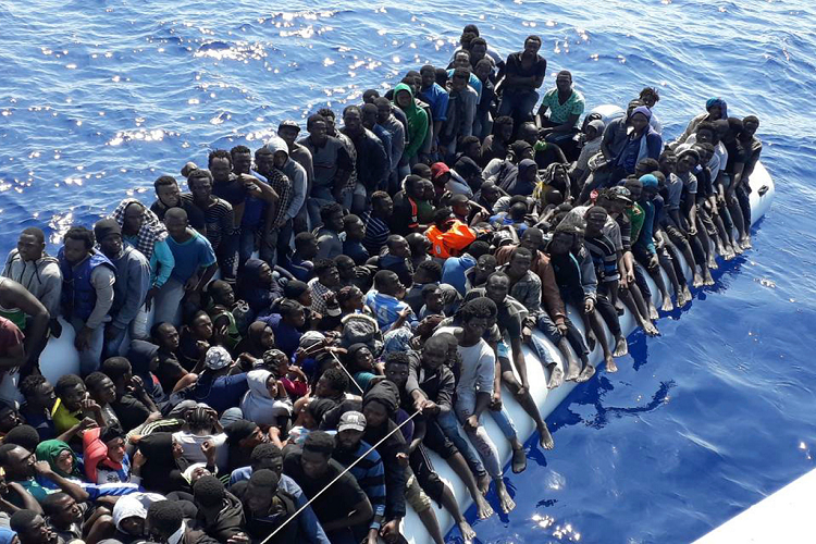 Desaparecido un bote con cerca de 70 personas que salió de Libia hace 4 días