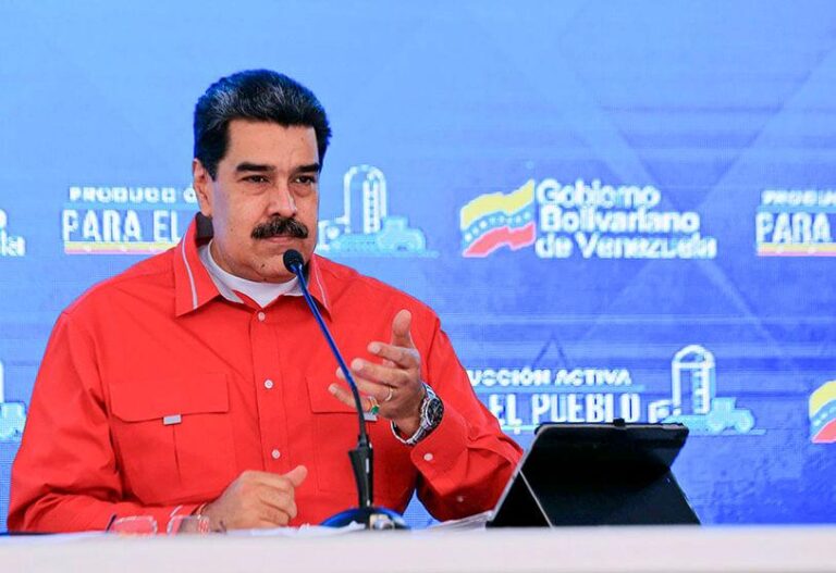 «Vaya a la búsqueda de aquellos muchachos que desertaron de las clases en estos 19 meses», dijo Maduro