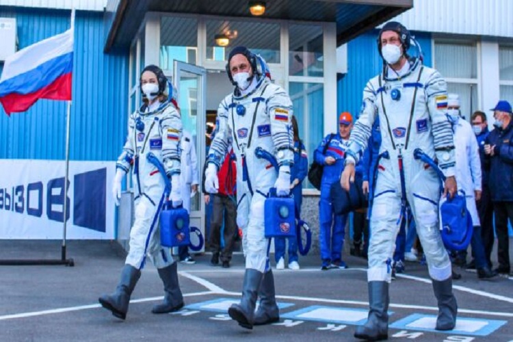 Nave Soyuz MS-19 rusa despegó con elenco de la película espacial «Desafío» a EEI