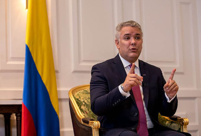 Ordenan cinco días de arresto domiciliario al presidente de Colombia por desacatar una orden judicial