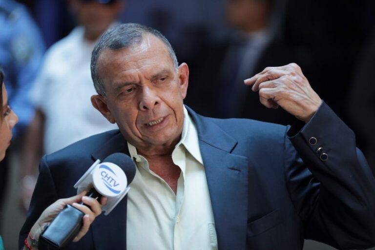 El expresidente hondureño Porfirio Lobo hospitalizado por la covid-19