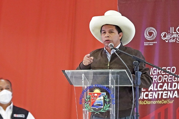 Fiscalía de Perú investigará a presidente Pedro Castillo por tráfico de influencias