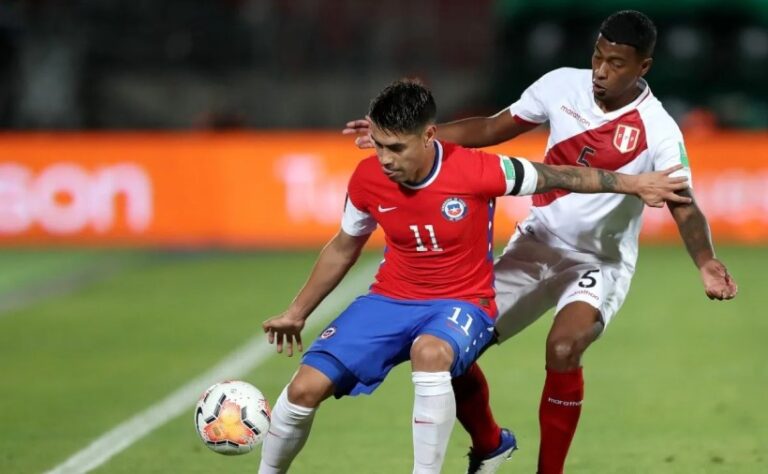 Perú sigue en la pelea por llegar al Mundial y deja descolgado a Chile