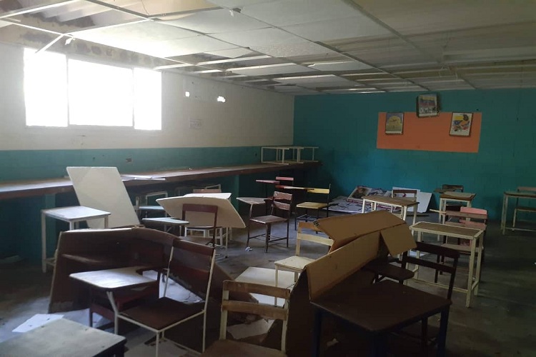 FOTOS| “Liceo Josefa Camejo de Santa Ana no está apto para clases presenciales en octubre”, denuncian padres representantes