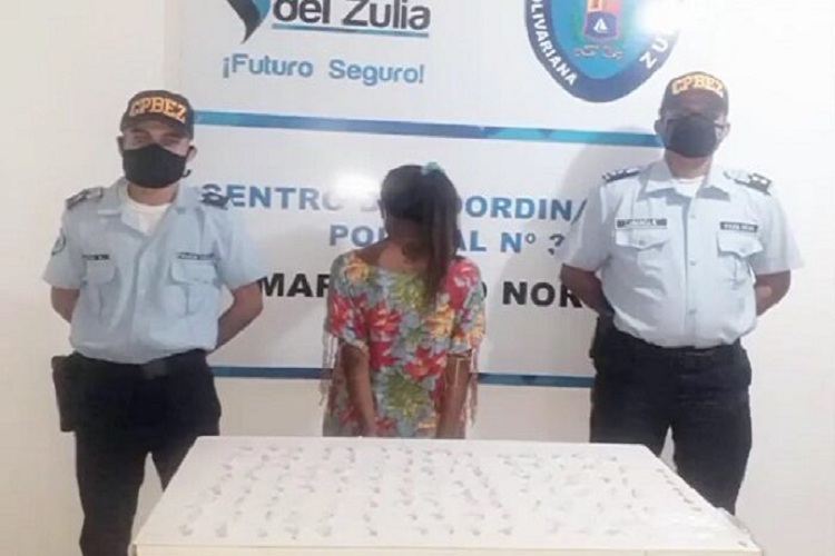 Mujer es detenida en Maracaibo por esconder 114 envoltorios de crack en su ropa