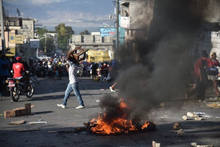 La continua escasez de combustible desata protestas en Haití