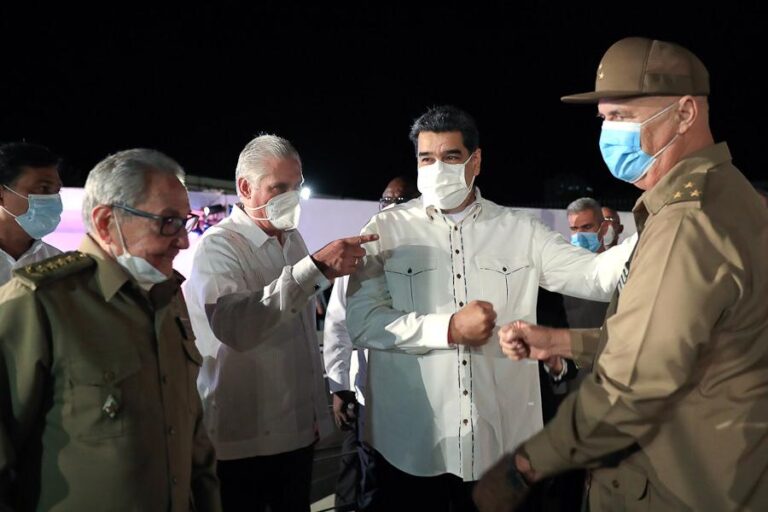 Maduro viaja a Cuba para conmemorar cinco años de la muerte de Fidel Castro