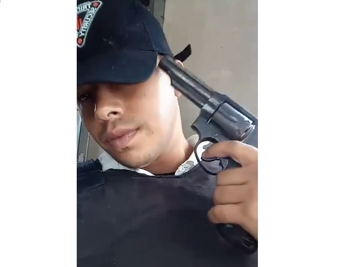 Honduras: Vigilante jugaba la ruleta rusa y grabó su muerte