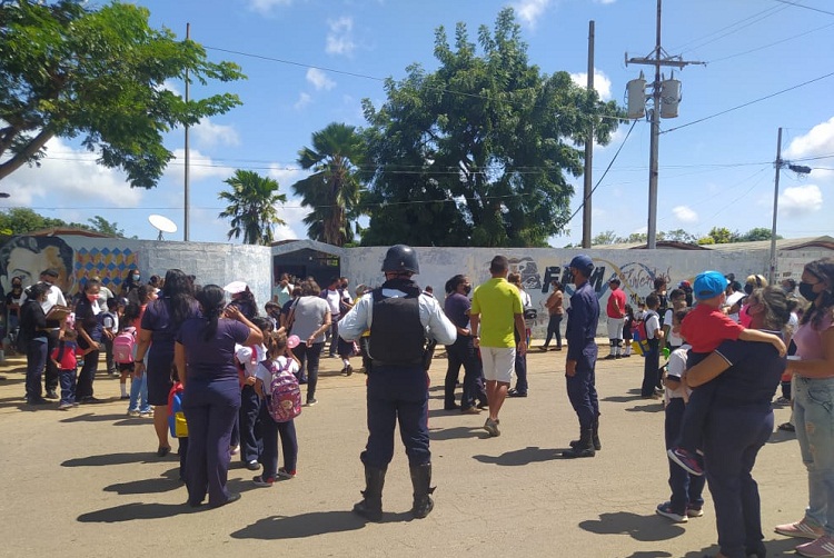 “El policía va a tu escuela» una política de seguridad desplegada en el municipio Falcón