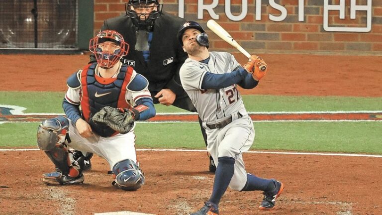 Maldonado, Correa y Gurriel mantienen a los Astros en la lucha por el título